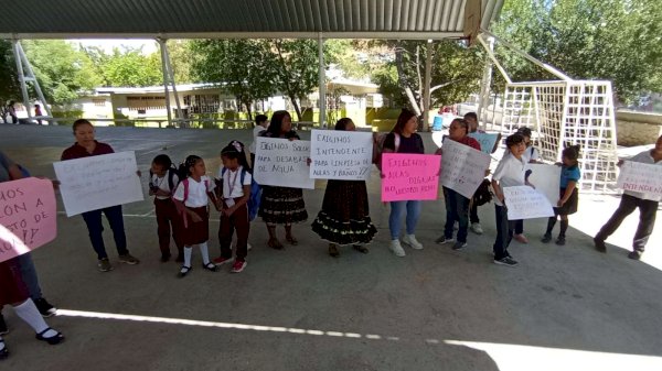 Protestan Por Falta De Agua En La Primaria Agust N Melgar La Opci N