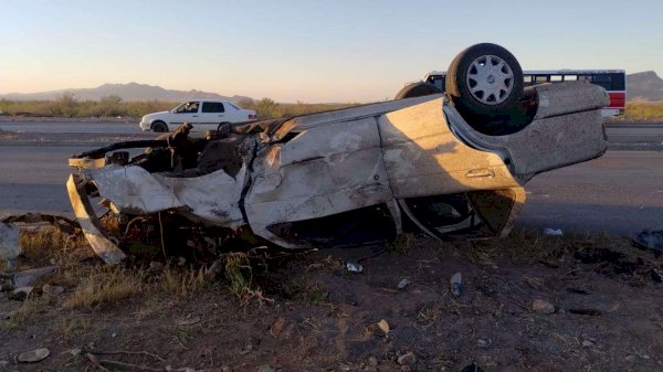 Choca Contra Poste Vuelca Y Huye Del Lugar La Opci N De Chihuahua