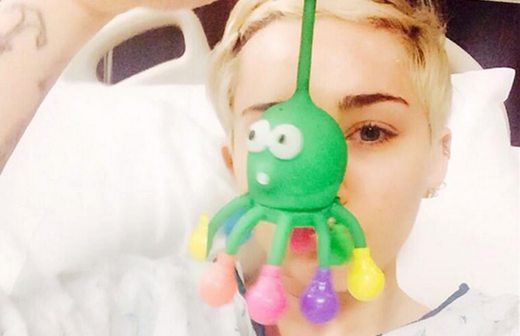 Hospitalizan a Miley Cyrus por severa reacción alérgica