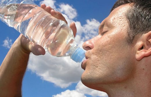 Llama la Secretaría de Salud a prevenirse contra la deshidratación