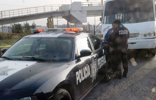 Asalta comando vestido de policías federales camión de pasajeros en Bachimba