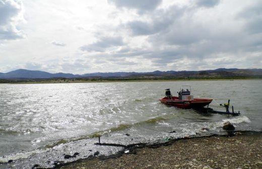 Retiran vehículos acuáticos del interior de las presas por fuertes vientos