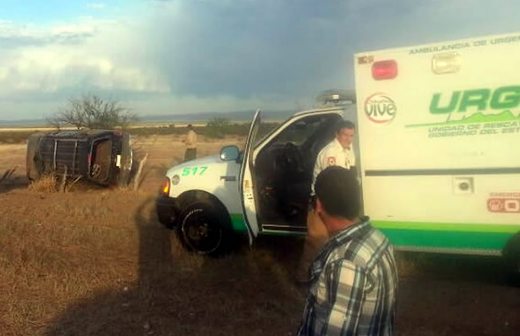 Deja 6 lesionados volcadura en carretera Camargo-Ojinaga 