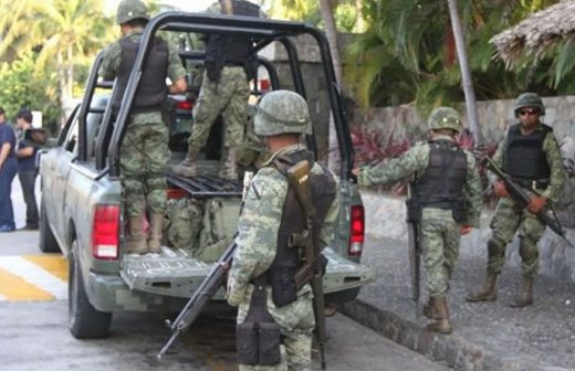 Decomisa Ejército armas a policías de Acapulco