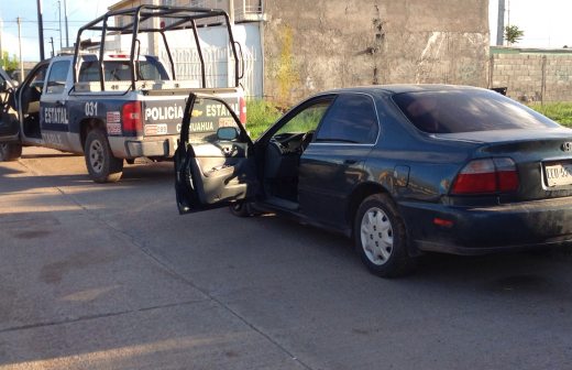 Recuperan policías estatales vehículo robado en la colonia Villa Juárez