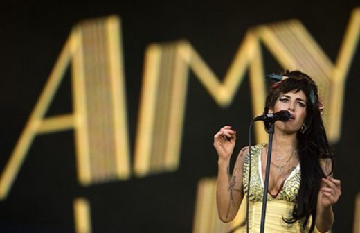 Tendrá Amy Winehouse estatua en su barrio de Camden
