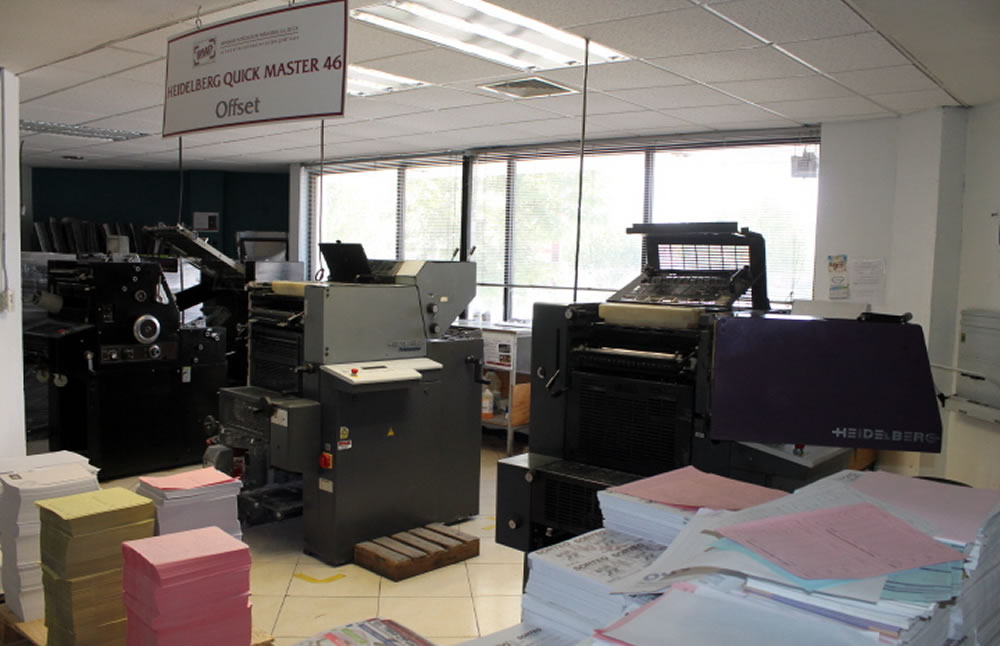 Maquinaria antigua de imprenta