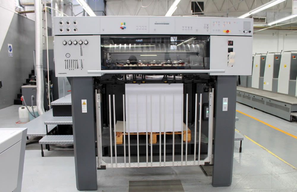 Máquinas imprimen miles de copias por minuto