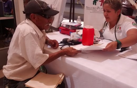 Acceden a servicios gratuitos adultos mayores de Villa Juárez