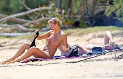 Captan desnuda a la modelo australiana Lara Bingle