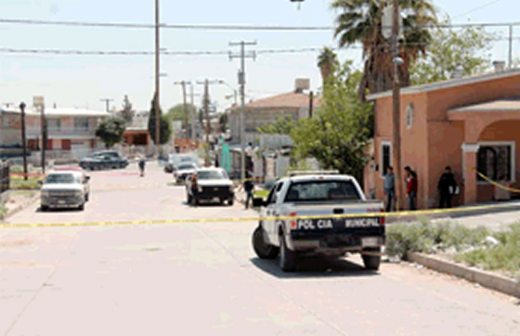 Hallan un muerto en lote baldío de Ciudad Juárez