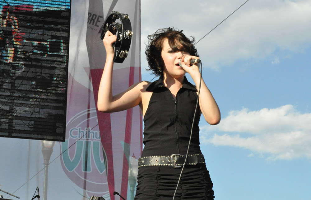 Karla Enríquez cantó como solista