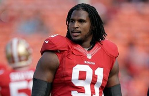 Arrestan a jugador de los 49ers por violencia doméstica