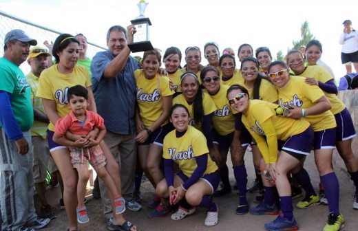 Adelitas de la Uach se coronan como campeonas en Torneo de softbol