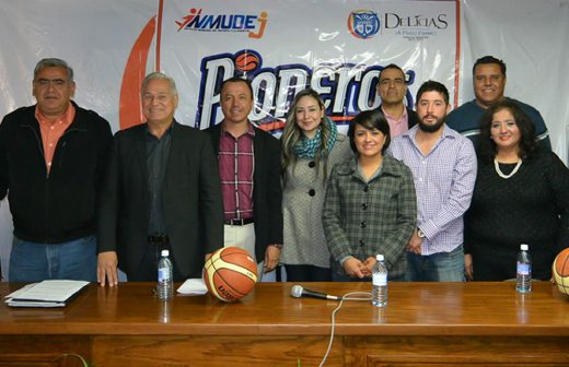 Presenta municipio de Delicias al equipo Pioneros 2015