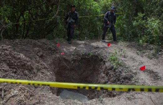 Hallan 17 nuevas fosas clandestinas en Iguala