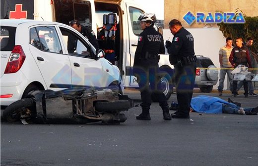 Muere motociclista al chocar en Delicias