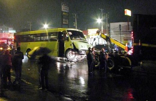 Deja 17 heridos choque en la carretera México-Toluca