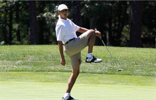 Tunden a Obama por jugar golf en plena crisis internacional