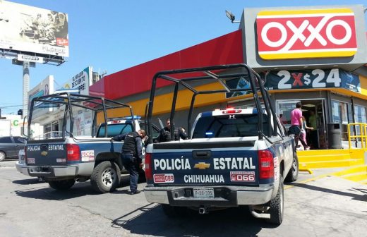 Genera movilización policiaca activación de alarma en Oxxo del Ortiz Mena