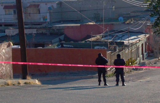 Hallan un muerto a golpes afuera de casa en Ciudad Juárez 