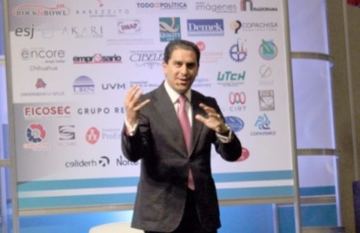 Presenta Mauricio Candiani experiencia para crecimiento económico en IEM