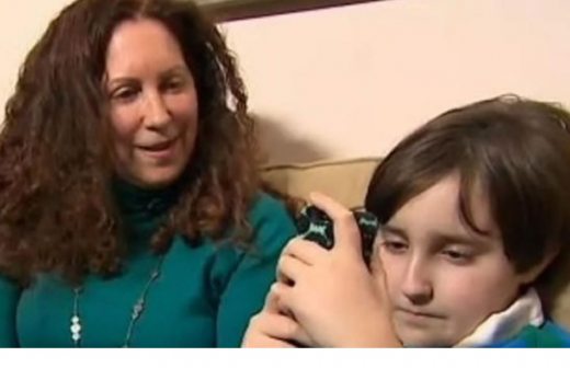Agradece madre en carta aplicación Siri por hacer feliz a su hijo autista