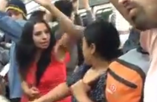 Surge #LadyBoobs que ataca a todos en el Metro