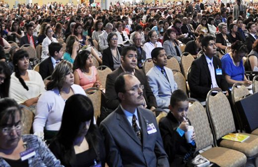 Asisten 6 mil testigos de Jehová a la asamblea regional 