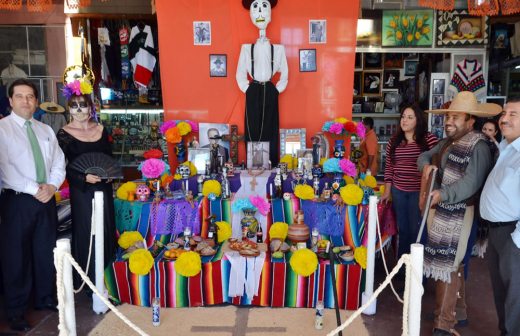 Conmemoran en el Mercado Juárez el día de muertos