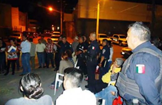 Se reúnen vecinos de Paseos de Chihuahua y titular de la Policía Municipal