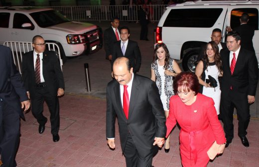 Llegan Duarte y su familia a palacio de gobierno