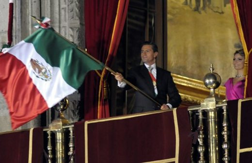 Senadores impulsan consulta para reducir salario de Peña Nieto