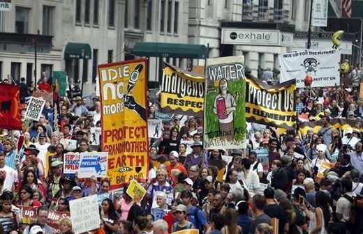 Marchan en NY contra cambio climático