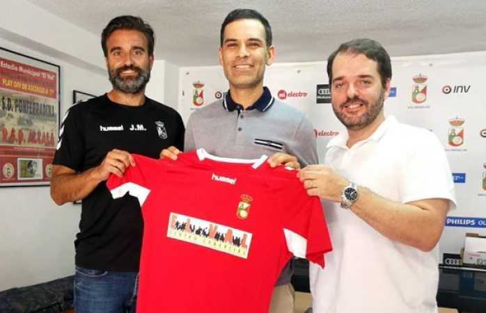Equipo español anuncia a Rafa Márquez como su nuevo director técnico