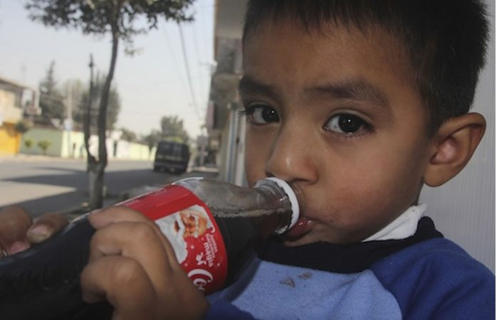 Oaxaca a un paso de prohibir venta de refrescos a niños