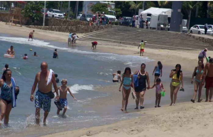 Presentan puentes y días feriados del próximo ciclo escolar 