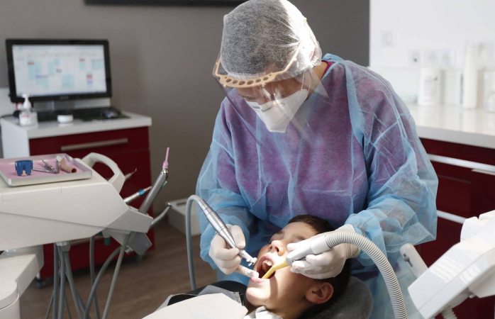 Oms recomienda suspender visitas al dentista hasta que se conozcan riesgos