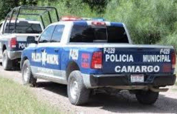 Hallan a hombre muerto y vehículo abandonado