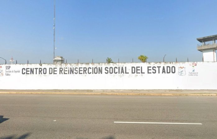 Suman dos muertos y 25 heridos por riña en el penal de Villahermosa