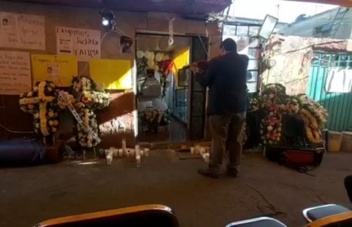 Tocó el violín al pie del ataúd de Fátima (VIDEO)