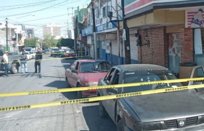 Comando armado deja dos muertos en Monterrey