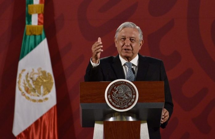 Los machistas son los conservadores, que no se disfracen de feministas: amlo