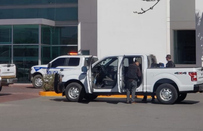 Atacan a balazos a tres policías de la ces en Juárez