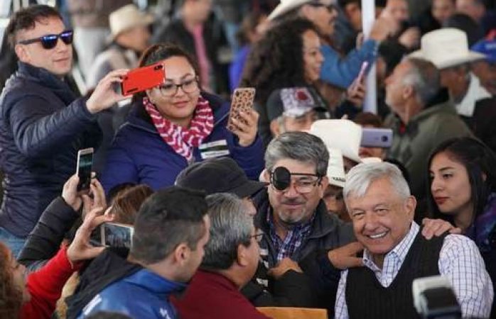 Exigen justicia para el campo y desaparecidos a amlo en Chihuahua