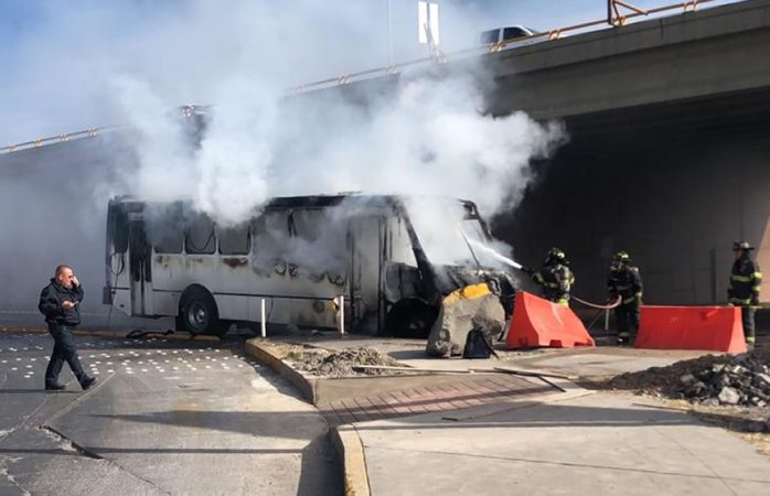 Pese a incendio de camión urbano, piden aumento a la tarifa