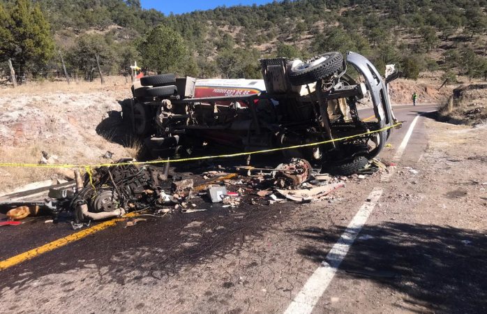 Vuelca camión de carga en carretera de Guerrero