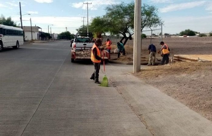 Servicios Públicos Municipales continúan con limpieza en accesos 