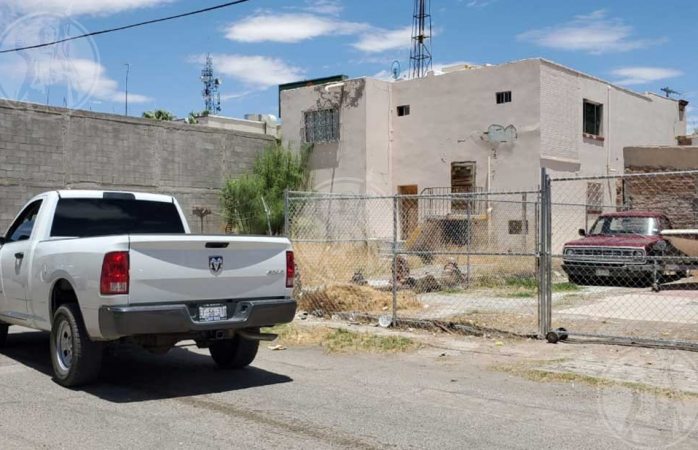 Lo ejecutan atrás de casa de corral en juárez