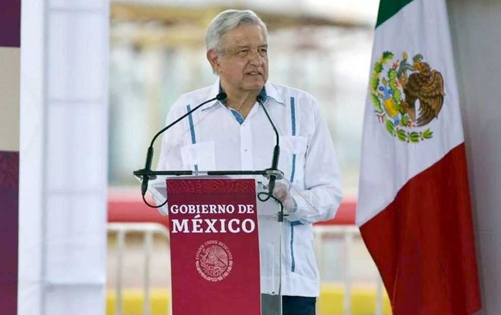 Nngún mexicano se ha quedado sin atención médica, indicó